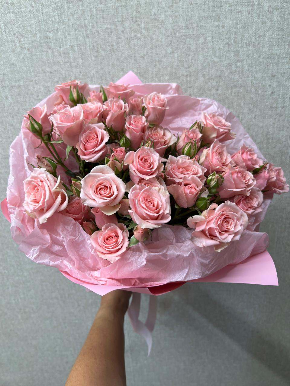 Букет «Розовый бум» из кустовых розовых роз в Бородино Красноярского края Букет «Розовый бум» из кустовых розовых роз Бородино Красноярский край